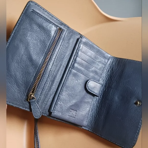 FRYE blue navy genuine leather crossbody wallet, organizer  bag - Picture 8 of 10
